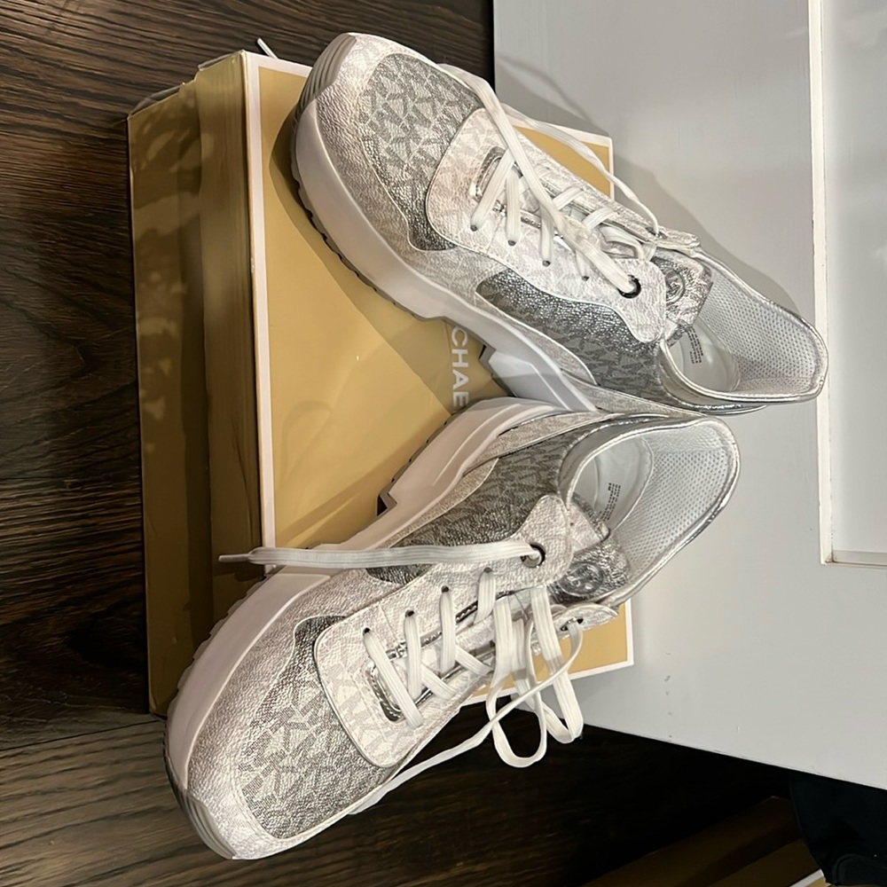 Michael Kors Muse logo trainer